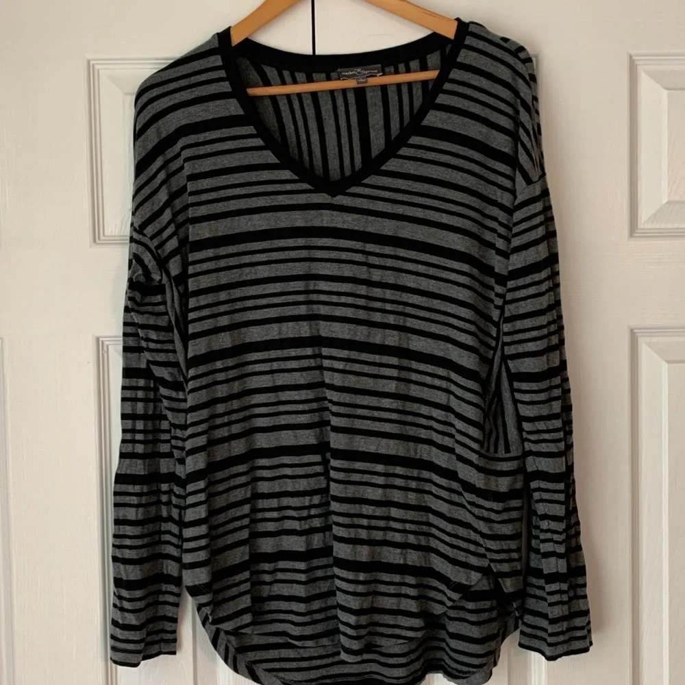 Women’s Black & White Dresses & Shirts. Pick your piece for $20 or Make offer! - Picture 2 of 12